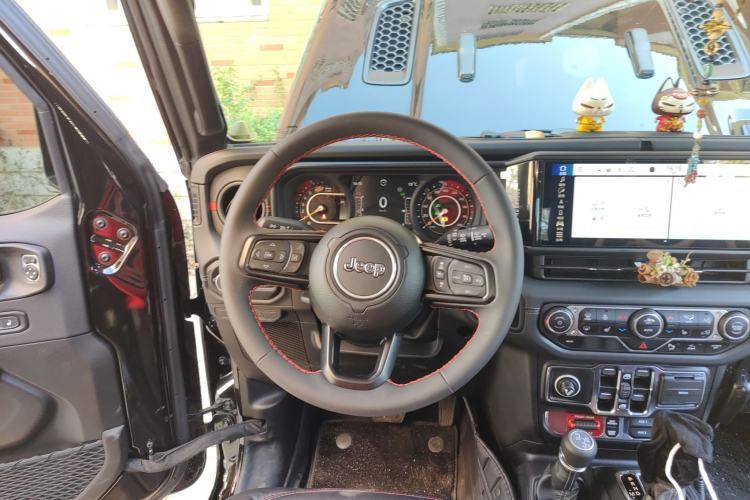 Used Jeep Wrangler 2024 2.0T Robin Hood Four-Door Edition Steering Wheel