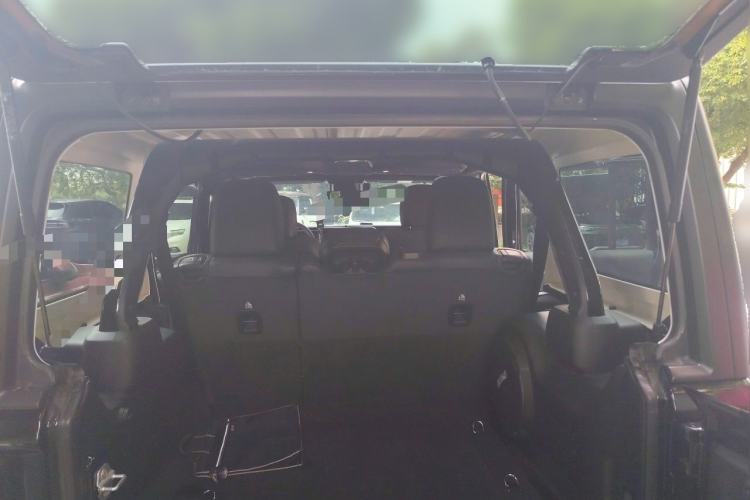 Used Jeep Wrangler 2024 2.0T Robin Hood Four-Door Edition Trunk