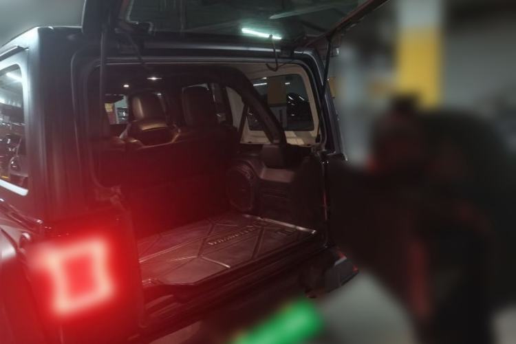 Used Jeep Wrangler 2024 2.0T Robin Hood Four-Door Edition Trunk
