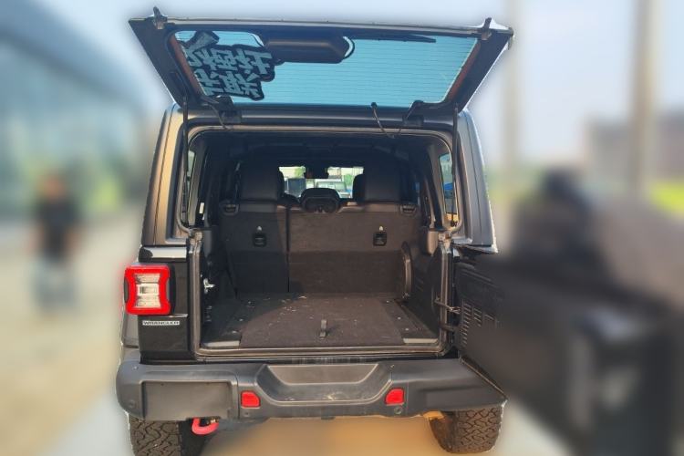 Used Jeep Wrangler 2024 2.0T Robin Hood Four-Door Edition Trunk