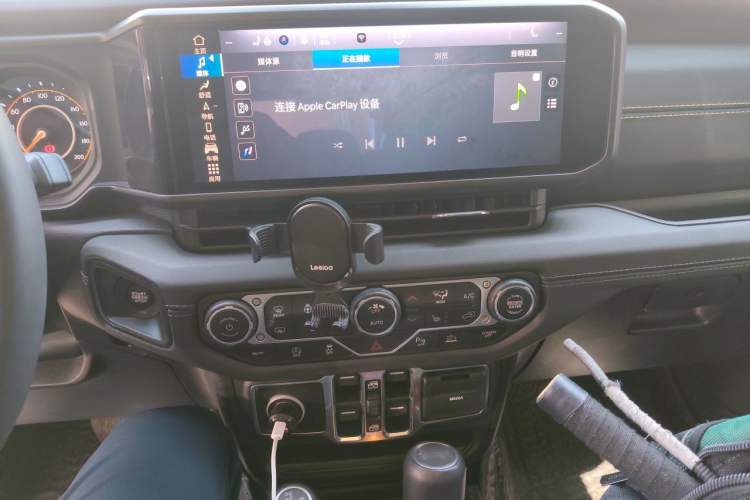 Used Jeep Wrangler 2024 2.0T Sahara Four-Door Edition Audio And AC Panel