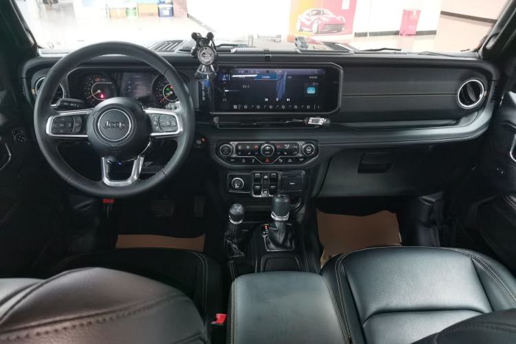 Used Jeep Wrangler 2024 2.0T Sahara Four-Door Edition Center Console