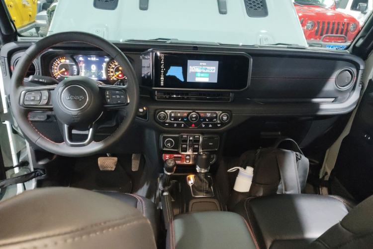 Used Jeep Wrangler 2024 2.0T Robin Hood Four-Door Edition Center Console