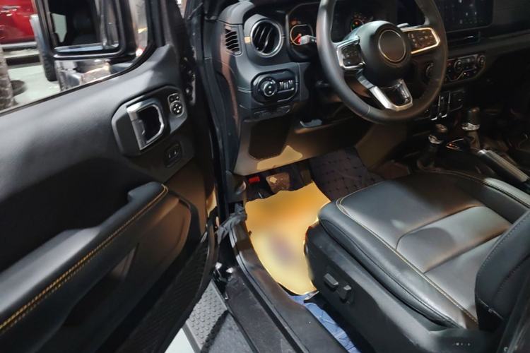 Used Jeep Wrangler 2024 2.0T Sahara Four-Door Edition Driver Seat