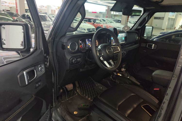 Used Jeep Wrangler 2024 2.0T Sahara Four-Door Edition Driver Seat