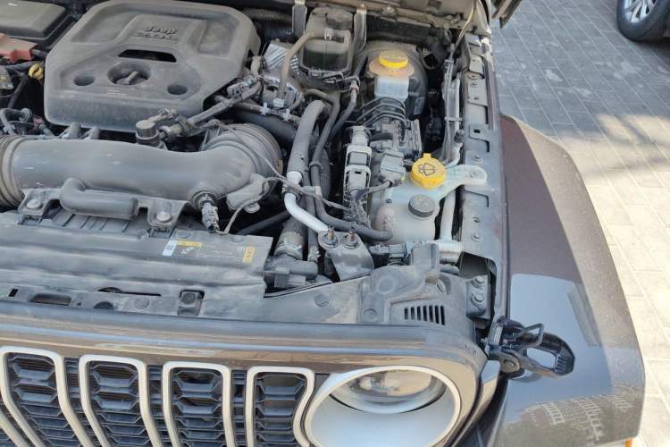 Used Jeep Wrangler 2024 2.0T Sahara Four-Door Edition Engine Bay Left
