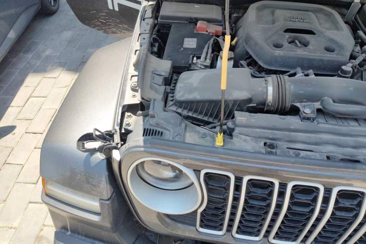 Used Jeep Wrangler 2024 2.0T Sahara Four-Door Edition Engine Bay Right