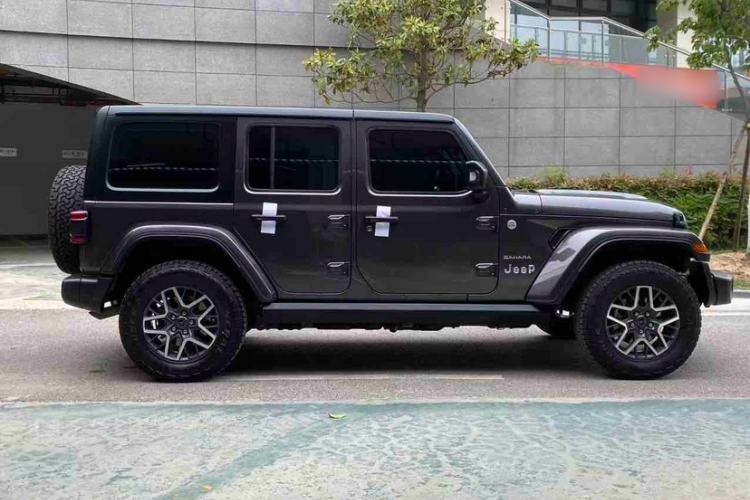 Used Jeep Wrangler 2024 2.0T Sahara Four-Door Edition Exterior 3