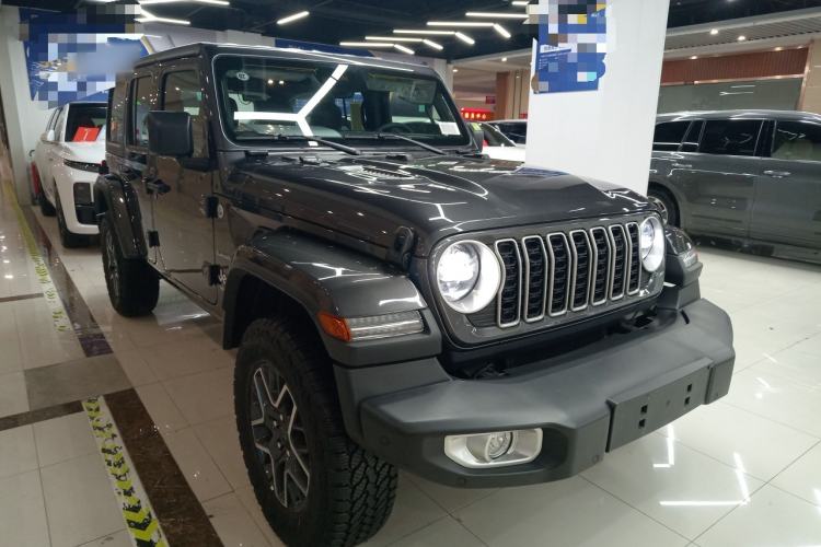 Used Jeep Wrangler 2024 2.0T Sahara Four-Door Edition Front Right 45 Deg