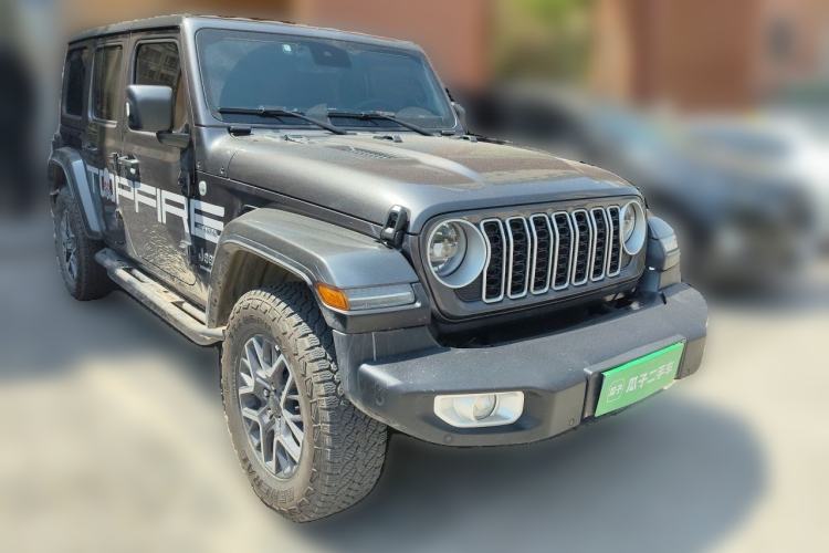 Used Jeep Wrangler 2024 2.0T Sahara Four-Door Edition Front Right 45 Deg