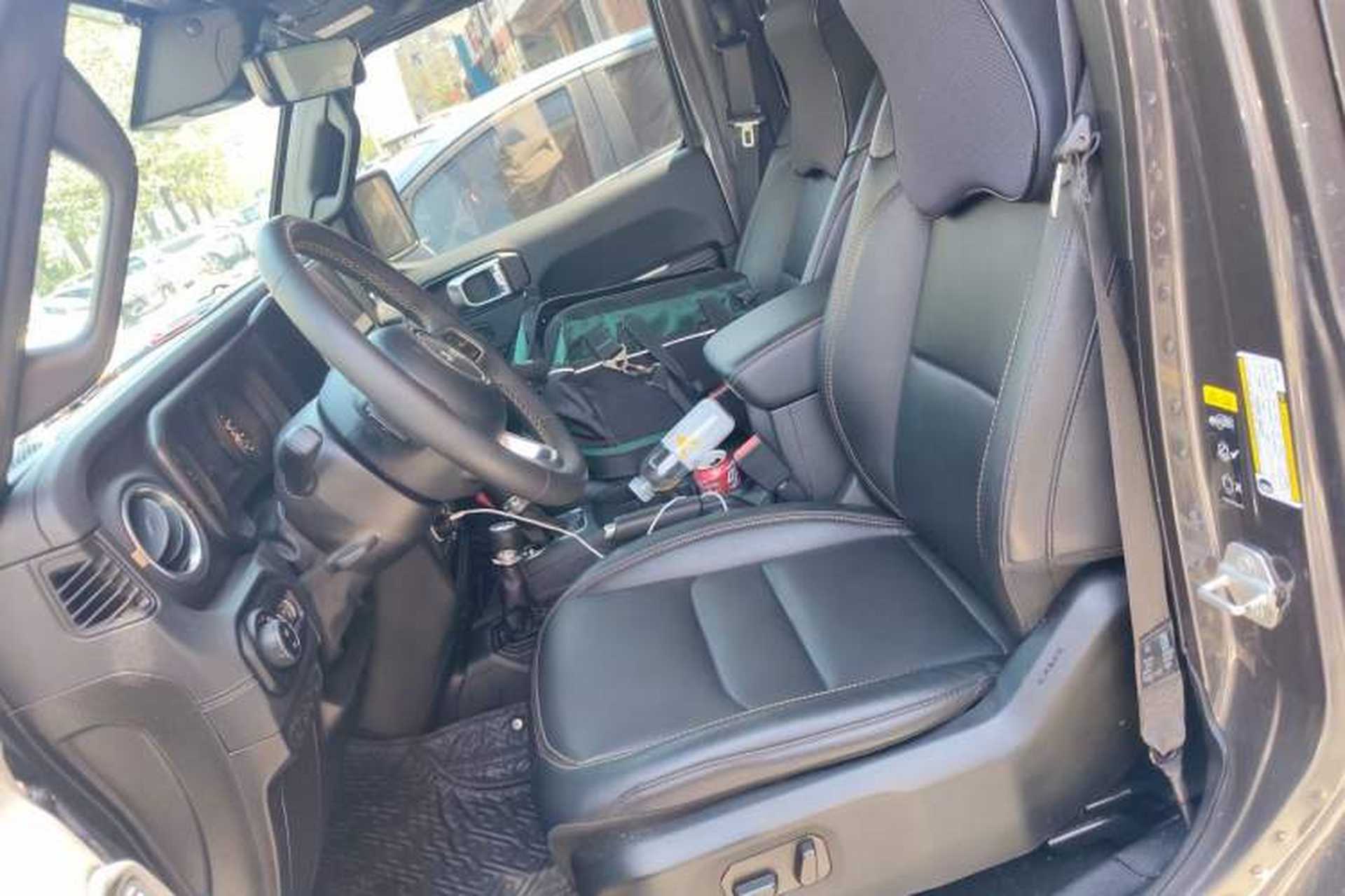 Used Jeep Wrangler 2024 2.0T Sahara Four-Door Edition Left Front Seat