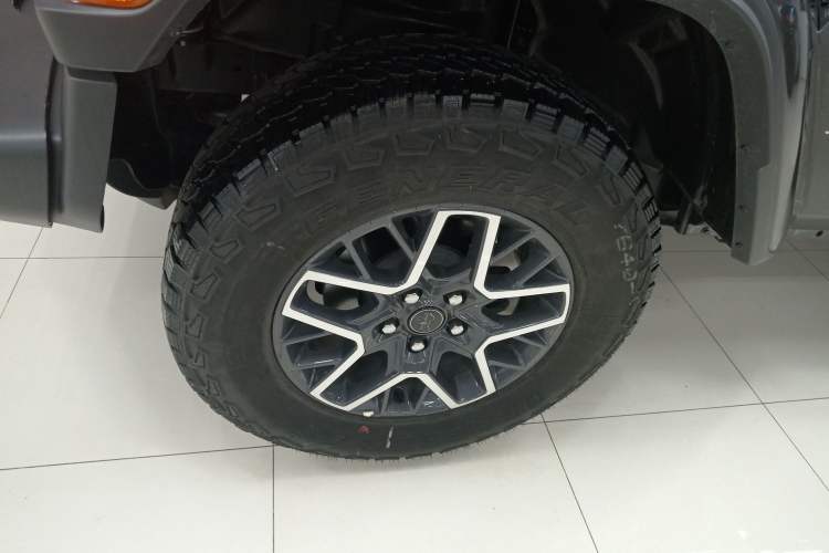 Used Jeep Wrangler 2024 2.0T Sahara Four-Door Edition Left Front Wheel Hub