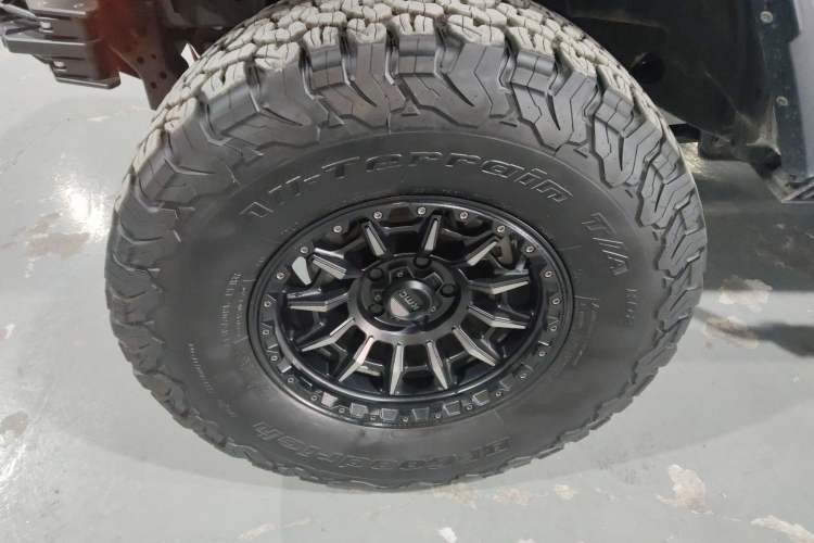 Used Jeep Wrangler 2024 2.0T Robin Hood Four-Door Edition Left Front Wheel Hub
