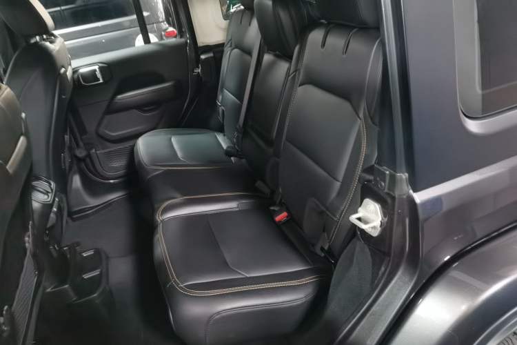 Used Jeep Wrangler 2024 2.0T Sahara Four-Door Edition Left Rear Seat
