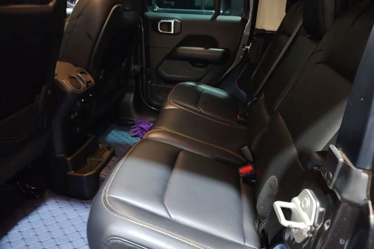 Used Jeep Wrangler 2024 2.0T Sahara Four-Door Edition Left Rear Seat