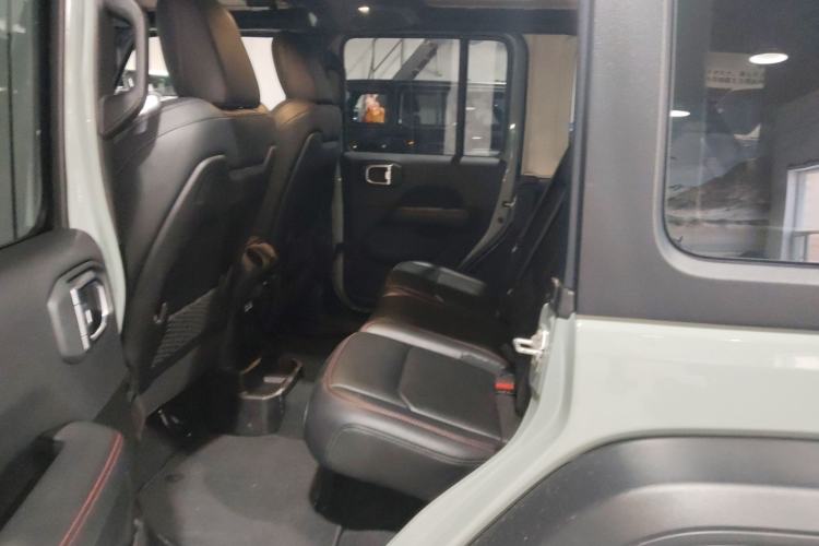 Used Jeep Wrangler 2024 2.0T Robin Hood Four-Door Edition Left Rear Seat