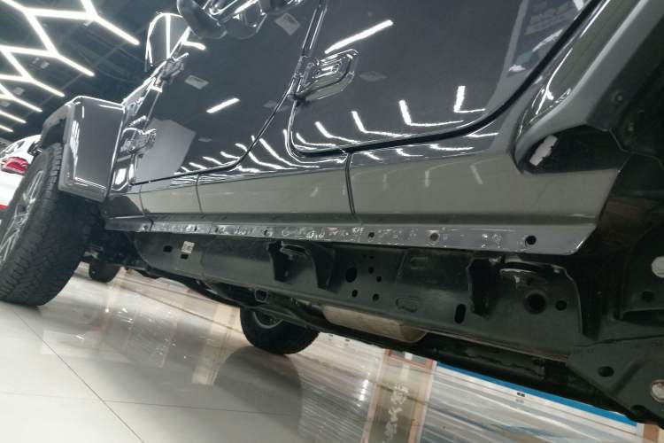Used Jeep Wrangler 2024 2.0T Sahara Four-Door Edition Left Side Sill