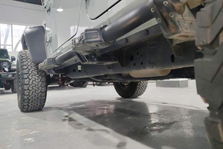 Used Jeep Wrangler 2024 2.0T Robin Hood Four-Door Edition Left Side Sill