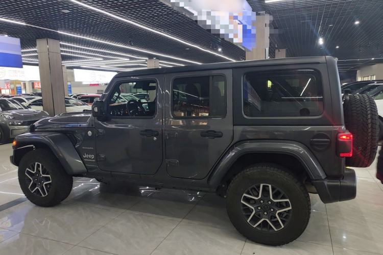 Used Jeep Wrangler 2024 2.0T Sahara Four-Door Edition Left Side