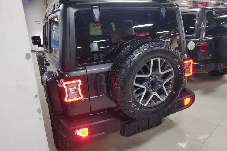 Used Jeep Wrangler 2024 2.0T Sahara Four-Door Edition Rear Left 45 Deg