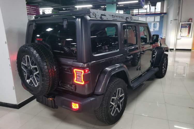 Used Jeep Wrangler 2024 2.0T Sahara Four-Door Edition Rear Right 45 Deg