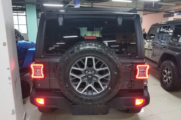 Used Jeep Wrangler 2024 2.0T Sahara Four-Door Edition Rear