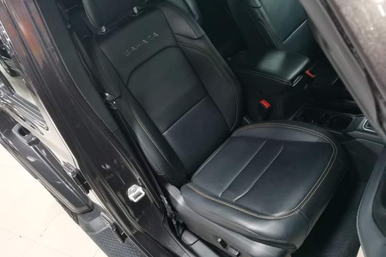Used Jeep Wrangler 2024 2.0T Sahara Four-Door Edition Right Front Seat
