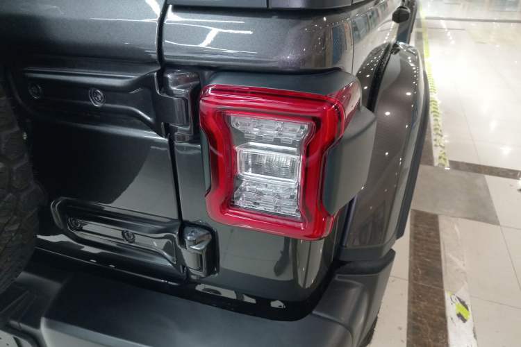 Used Jeep Wrangler 2024 2.0T Sahara Four-Door Edition Right Rear Taillight