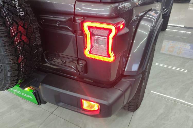 Used Jeep Wrangler 2024 2.0T Sahara Four-Door Edition Right Rear Taillight