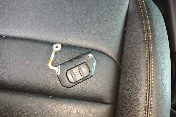 Used Jeep Wrangler 2024 2.0T Sahara Four-Door Edition Vehicle Key