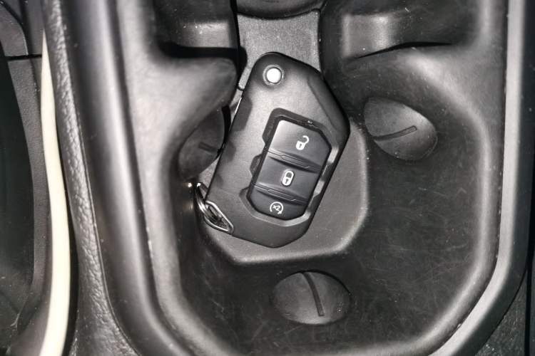 Used Jeep Wrangler 2024 2.0T Sahara Four-Door Edition Vehicle Key