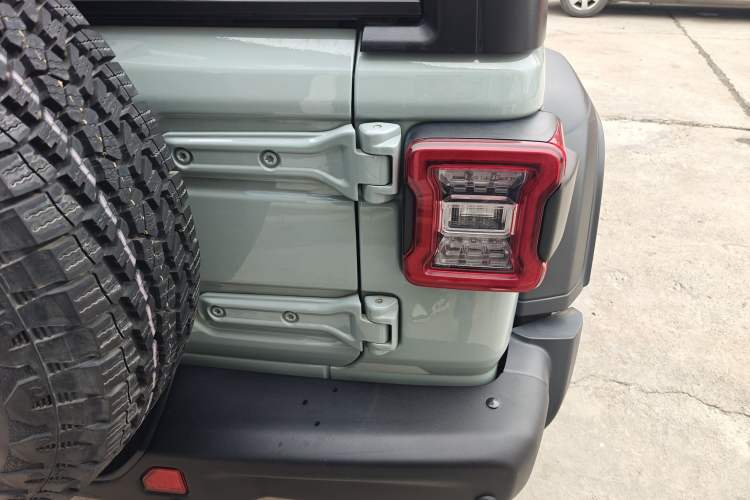 Used Jeep Wrangler 2024 2.0T Robin Hood Four-Door Edition Exterior 7