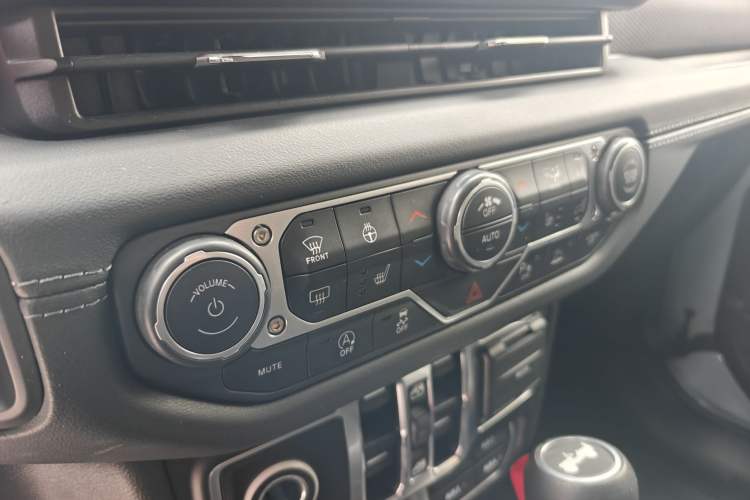 Used Jeep Wrangler 2024 2.0T Robin Hood Four-Door Edition Interior 2