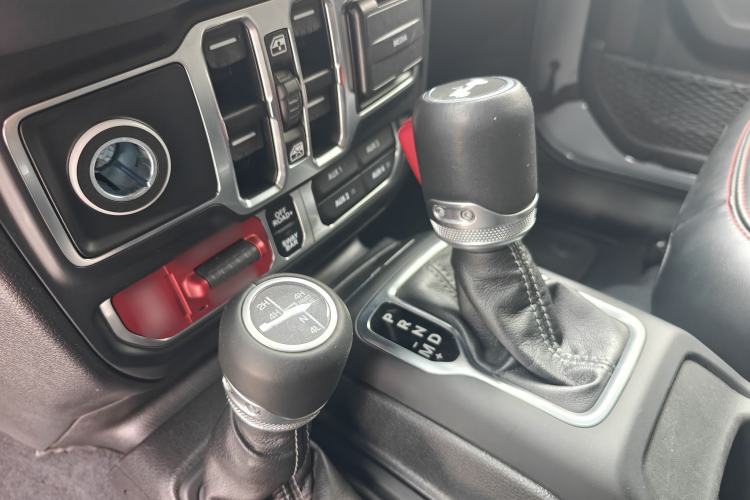 Used Jeep Wrangler 2024 2.0T Robin Hood Four-Door Edition Interior 3