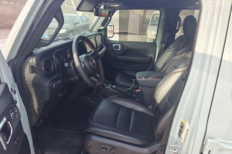 Used Jeep Wrangler 2024 2.0T Robin Hood Four-Door Edition Interior 4