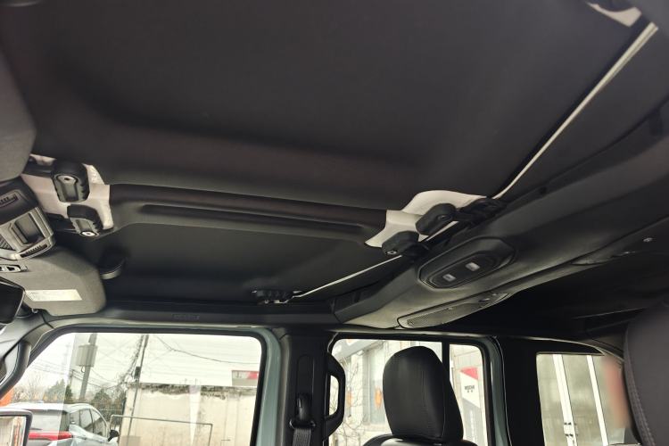 Used Jeep Wrangler 2024 2.0T Robin Hood Four-Door Edition Interior 6