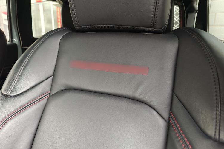 Used Jeep Wrangler 2024 2.0T Robin Hood Four-Door Edition Right Front Seat