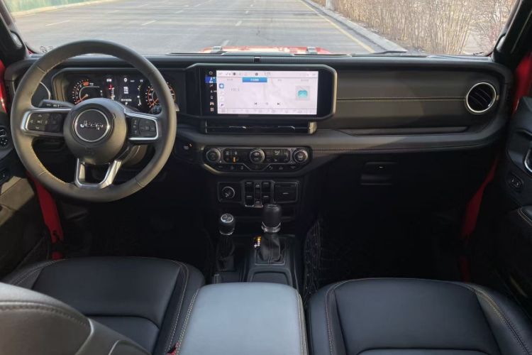 Used Jeep Wrangler 2024 2.0T Sahara Four-Door Edition Audio And AC Panel