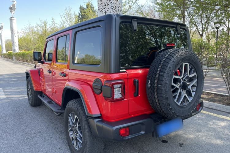 Used Jeep Wrangler 2024 2.0T Sahara Four-Door Edition Exterior 2
