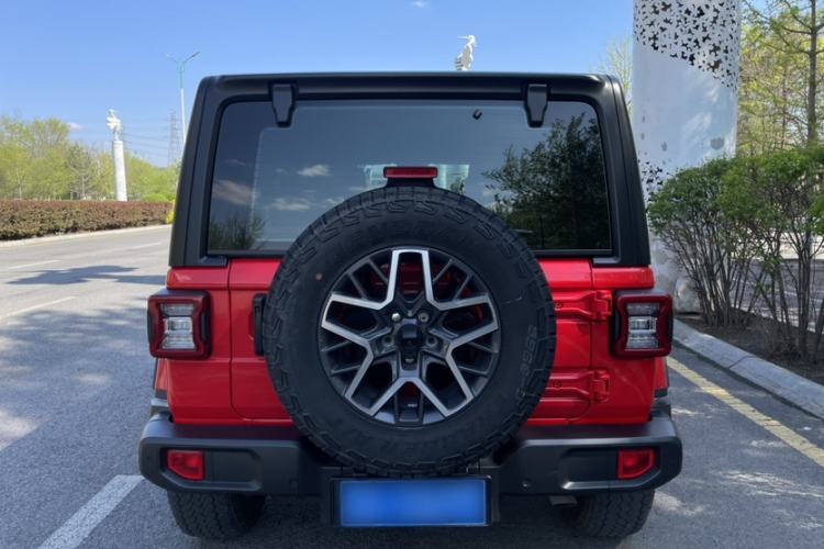 Used Jeep Wrangler 2024 2.0T Sahara Four-Door Edition Exterior 6