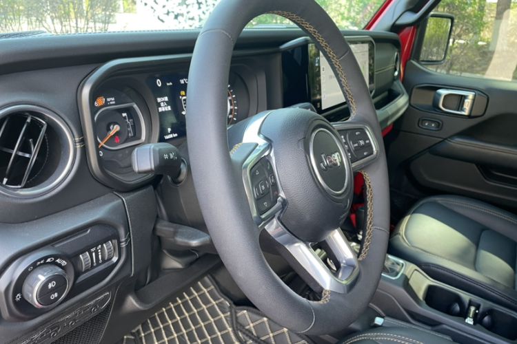 Used Jeep Wrangler 2024 2.0T Sahara Four-Door Edition Interior 3