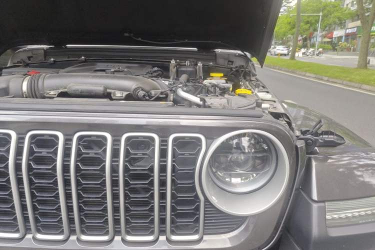 Used Jeep Wrangler 2024 2.0T Sahara Four-Door Edition Engine Bay Left