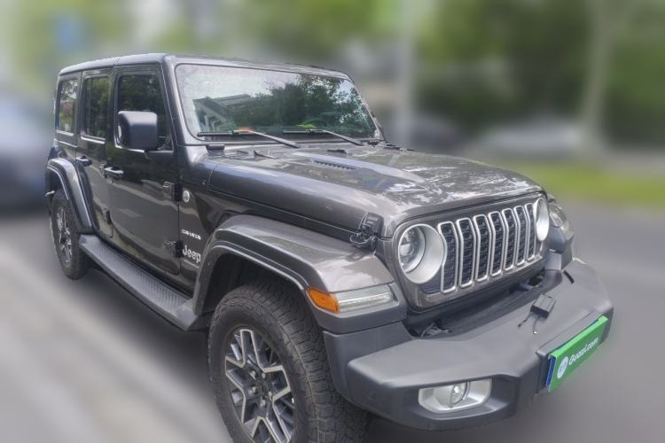 Used Jeep Wrangler 2024 2.0T Sahara Four-Door Edition Front Right 45 Deg