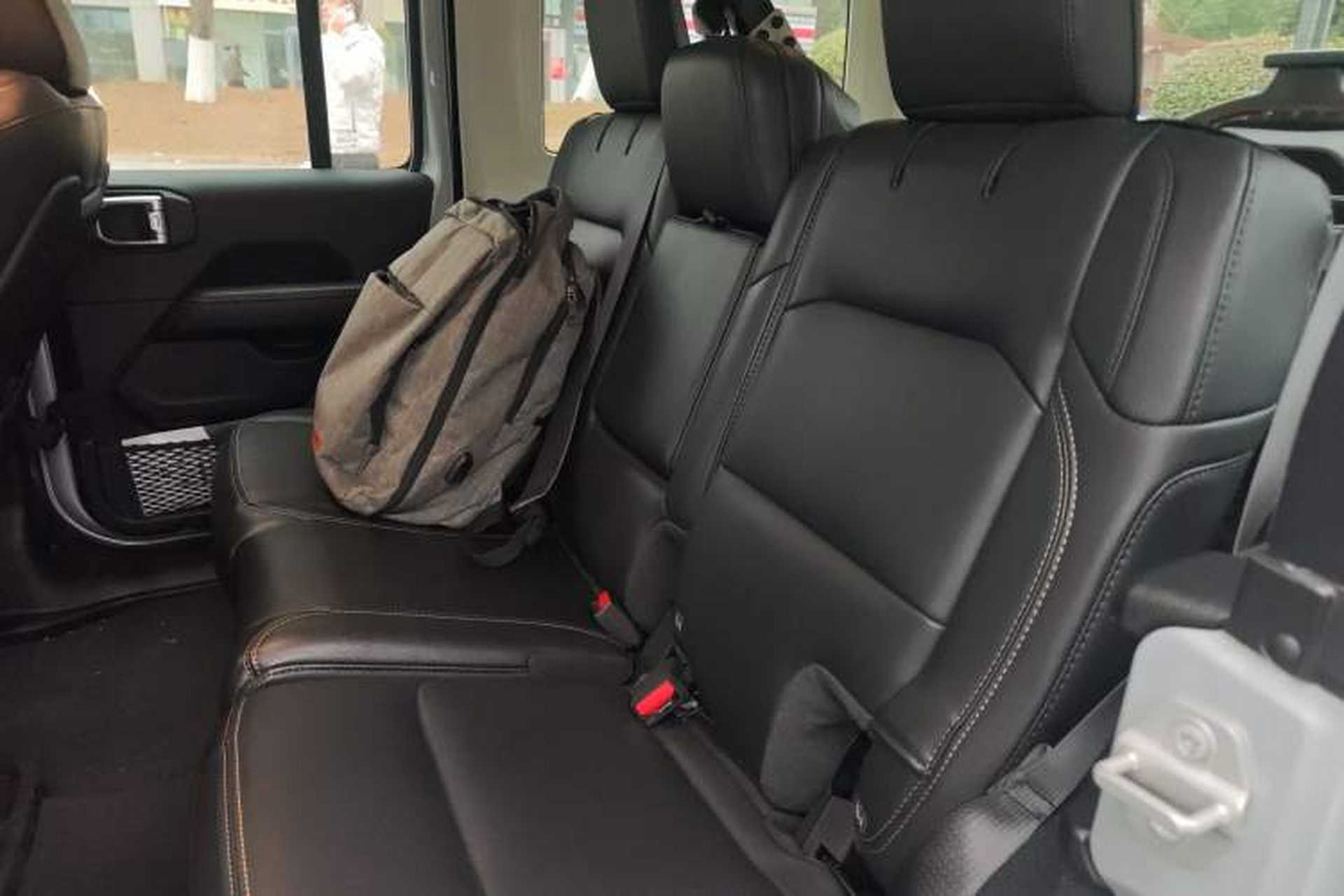 Used Jeep Wrangler 2024 2.0T Sahara Four-Door Edition Left Rear Seat