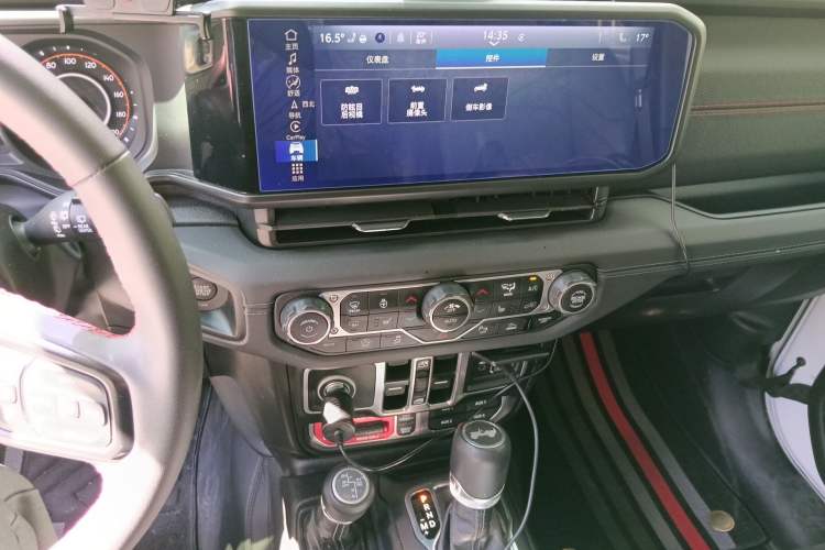 Used Jeep Wrangler 2024 2.0T Robin Hood Four-Door Edition Audio And AC Panel