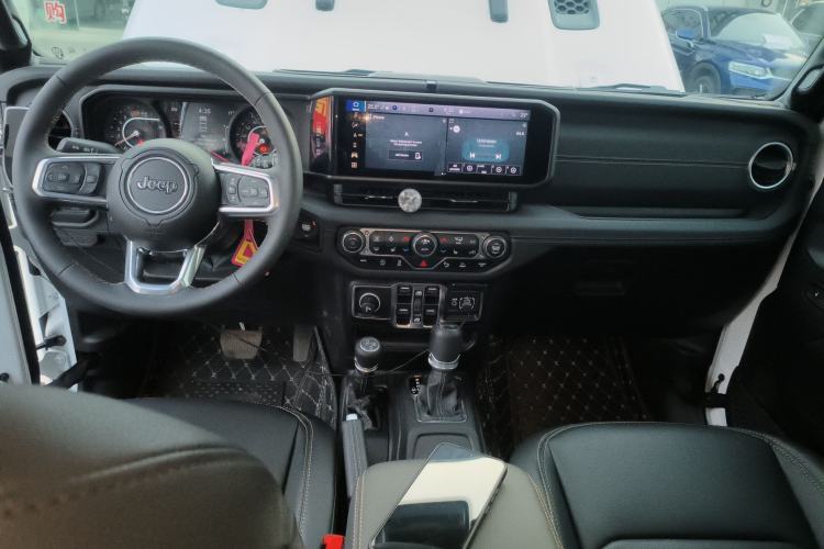 Used Jeep Wrangler 2024 2.0T Sahara Four-Door Edition Audio And AC Panel