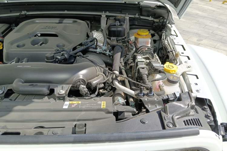 Used Jeep Wrangler 2024 2.0T Robin Hood Four-Door Edition Engine Bay Left
