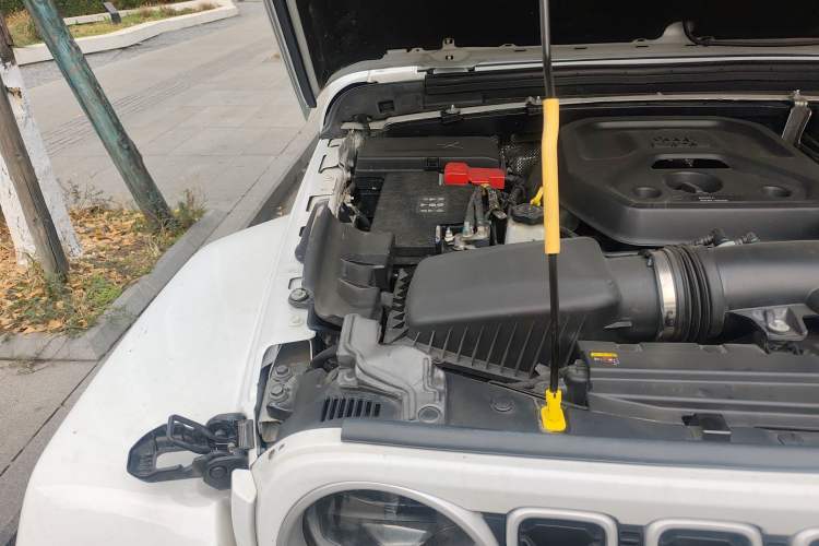 Used Jeep Wrangler 2024 2.0T Sahara Four-Door Edition Engine Bay Right