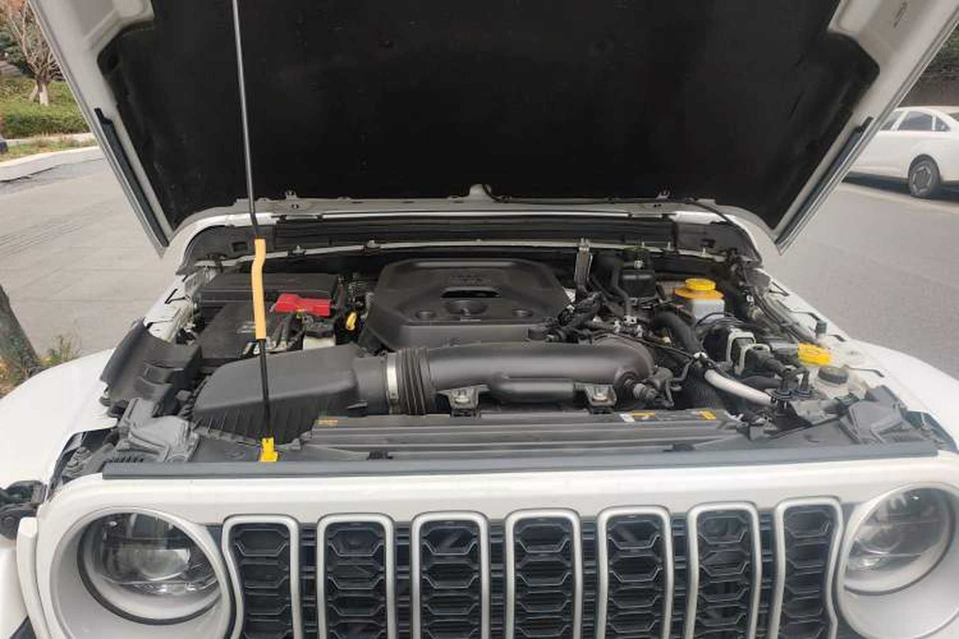 Used Jeep Wrangler 2024 2.0T Sahara Four-Door Edition Engine Bay