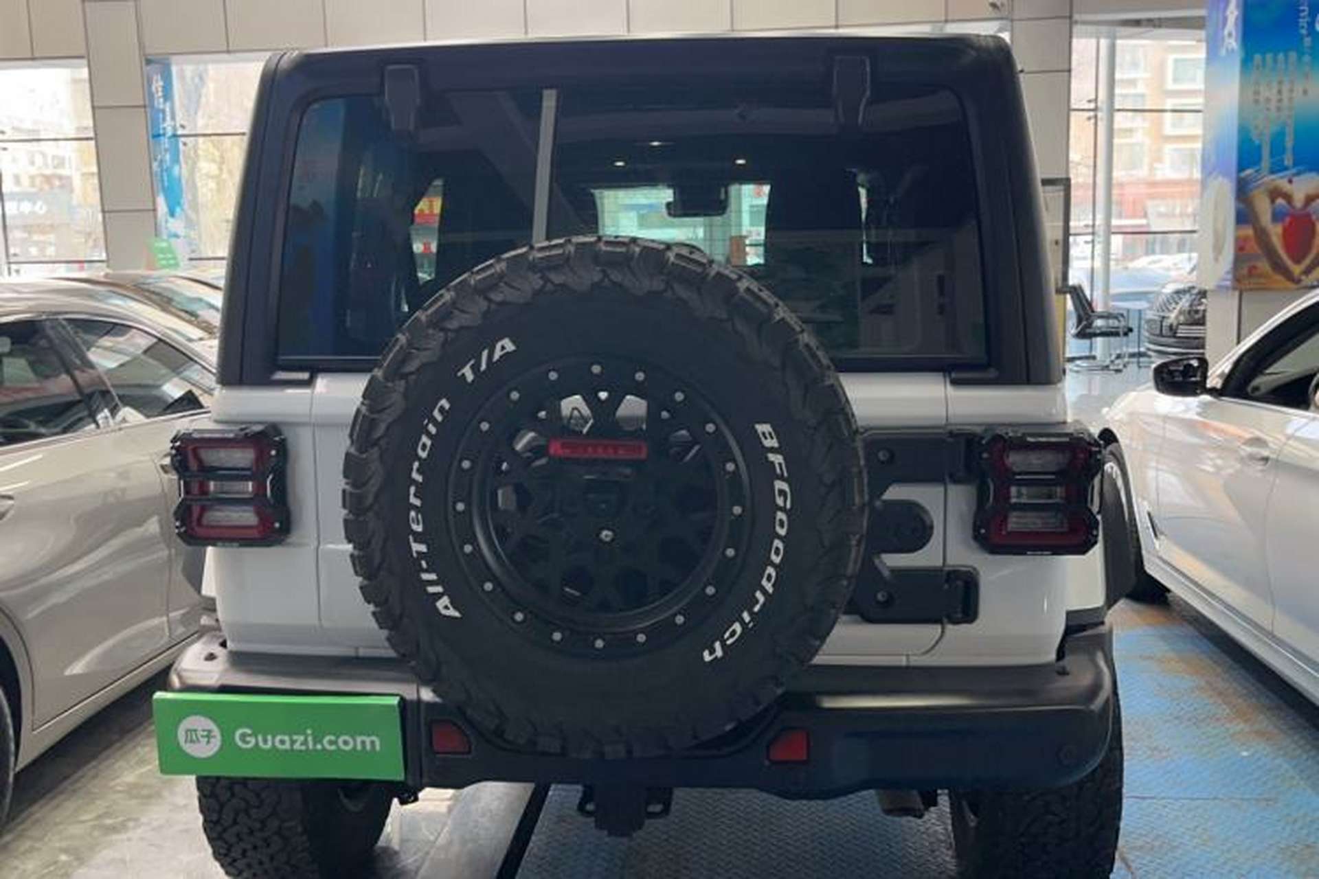 Used Jeep Wrangler 2024 2.0T Sahara Four-Door Edition Exterior 4